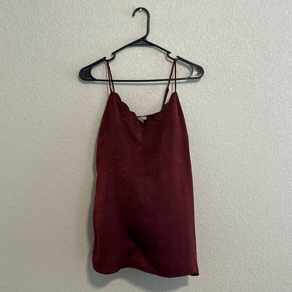 Size Small Scalloped Neckline Maroon Tank Top